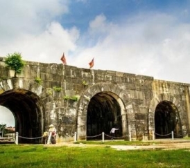 TOUR DU LỊCH SẦM SƠN  – KHÁM PHÁ BIỂN XANH, VĂN HÓA XỨ THANH