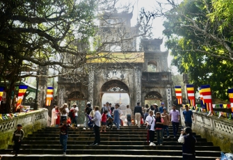 Lễ hội Chùa Hương 2026 