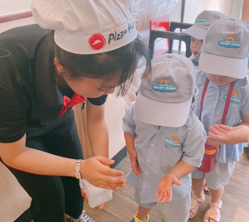Lớp Học Làm Pizza Cho Bé – Tour Ngoại Khóa Vui Nhộn