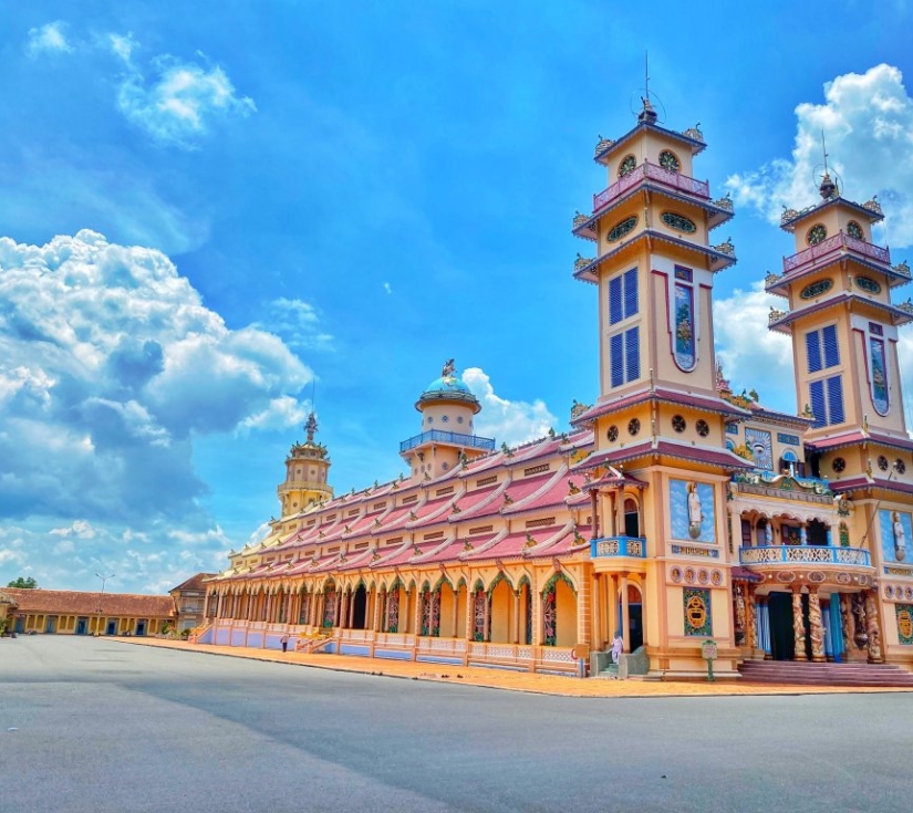 Tour Tây Ninh – Núi Bà Đen – Tòa Thánh Cao Đài (1 ngày)