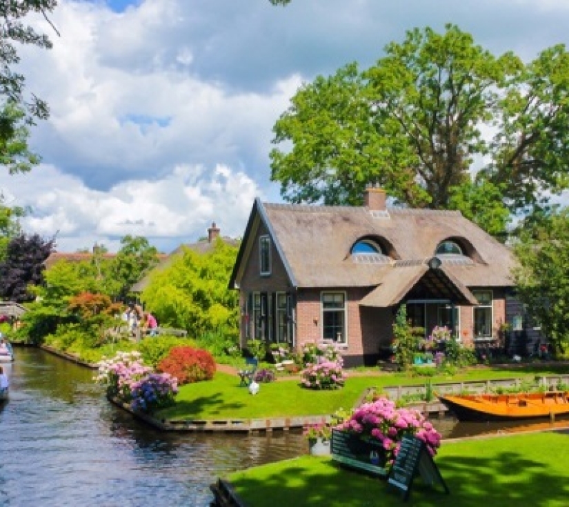 PARIS - LUXEMBOURG – FRANKFURT – COLOGNE  – BRUSSELS -ZAANSE SCHANS-AMSTERDAM                                                                  
