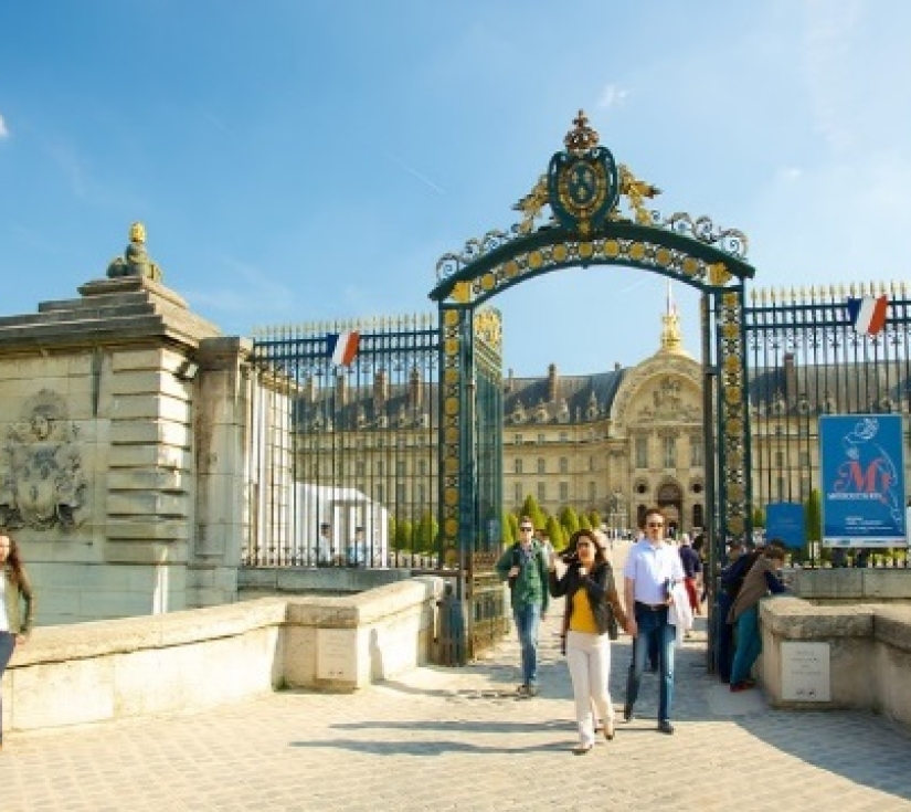 PARIS - LUXEMBOURG – FRANKFURT – COLOGNE  – BRUSSELS -ZAANSE SCHANS-AMSTERDAM                                                                  