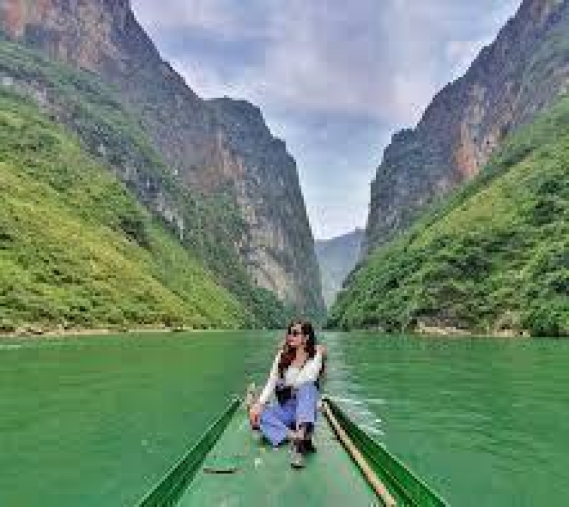 HÀ GIANG - CAO NGUYÊN ĐỒNG VĂN - ĐÈO MÃ PÌ PÈNG - CỘT CỜ LŨNG CÚ - BẢN LÔ LÔ CHẢI