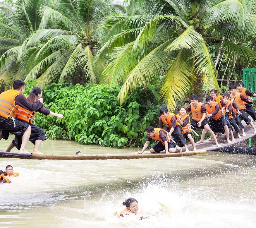 LAN VƯƠNG - TRẠI RẮN ĐỒNG TÂM 