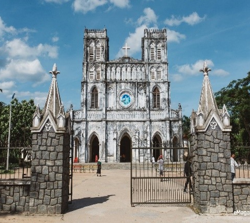 Tour Xe Lửa Phú Yên 3N3Đ – Khám Phá Cao Nguyên Vân Hòa, Gành Đá Dĩa, Tháp Nghinh Phong