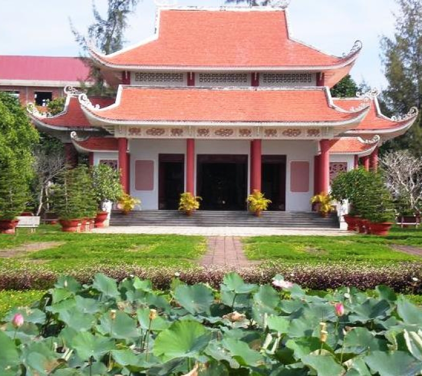 KHU LƯU NIỆM NGUYỄN THỊ ĐỊNH  KHU DU LỊCH LÀNG XANH
