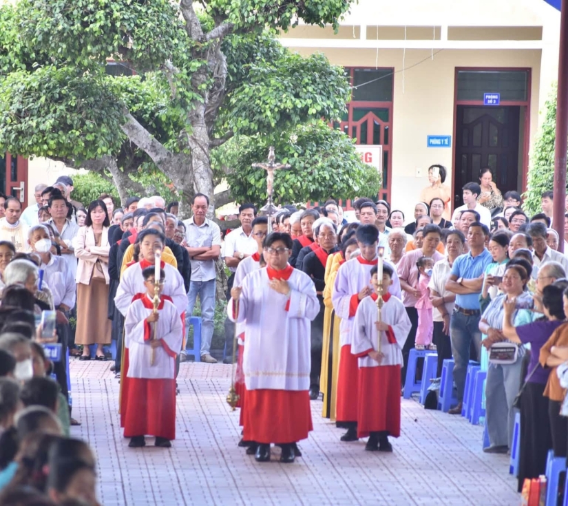 Hành Hương Đức Mẹ La Mã – Vui Chơi Lan Vương