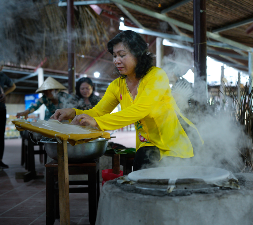 ĐỀN THỜ CỤ ĐỒ CHIỂU -  SÂN CHIM VÀM HỒ 