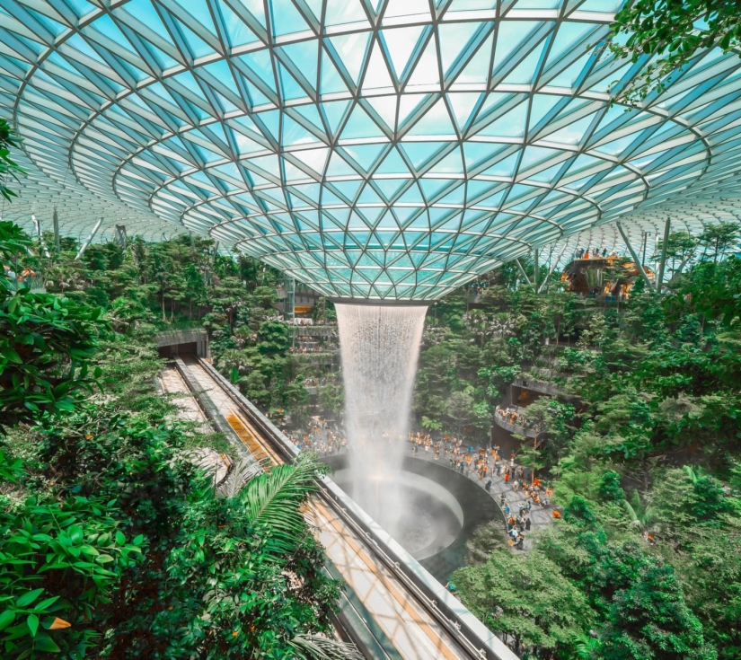 SINGAPORE CITY – ĐẢO BATAM - THỦ ĐÔ KUALA LUMPUR CAO NGUYÊN GENTING – ĐỘNG BATU – THÁP ĐÔI TWIN TOWER 