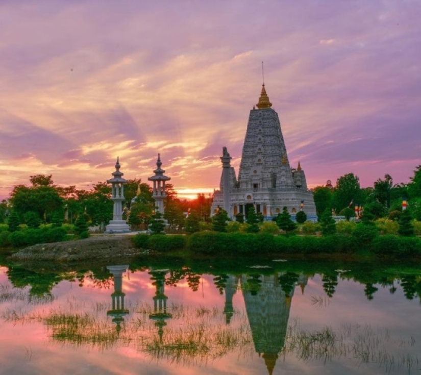 Tour Đồng Tháp – Chùa Phật Ngọc & Làng Hoa Sa Đéc 1N
