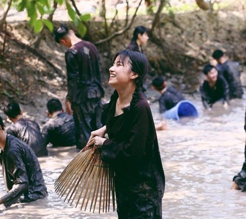 KHU LƯU NIỆM NGUYỄN THỊ ĐỊNH  KHU DU LỊCH LÀNG XANH