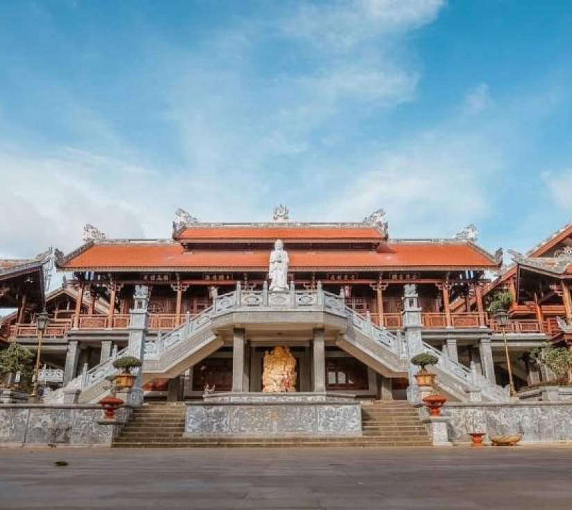 Tour Hành Hương Đức Mẹ Măng Đen – Nhà Thờ Gỗ Kon Tum | 3N3Đ