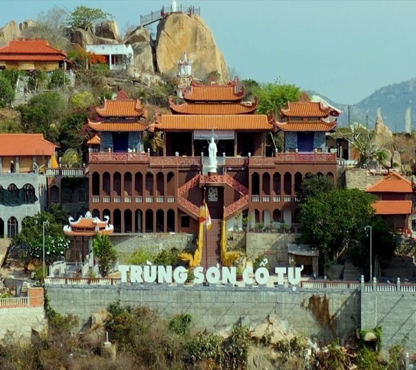 ĐẢO TÔM HÙM BÌNH BA 