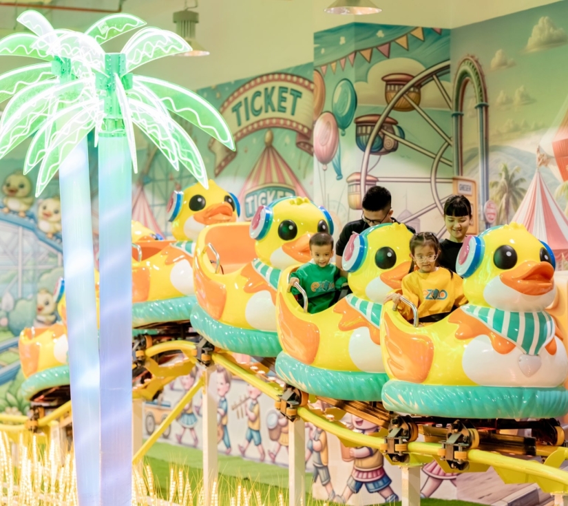 VƯỜN THÚ CHÚ VOI CON - EZOO ( VINCOM THẢO ĐIỀN ) 