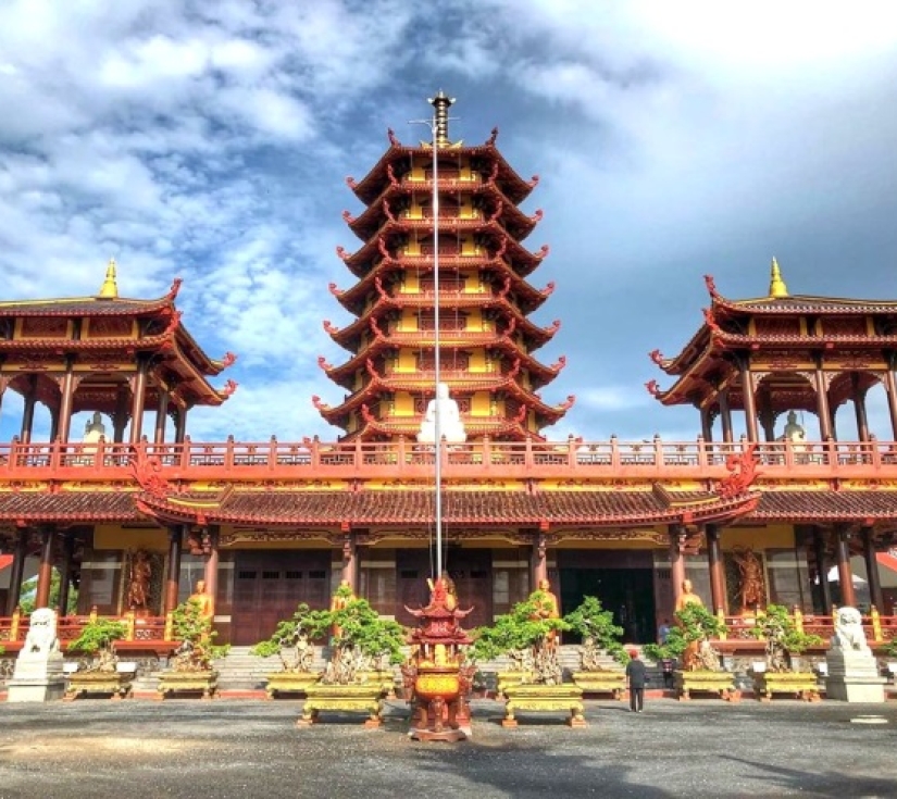 Tour Đồng Tháp – Chùa Phật Ngọc & Làng Hoa Sa Đéc 1N