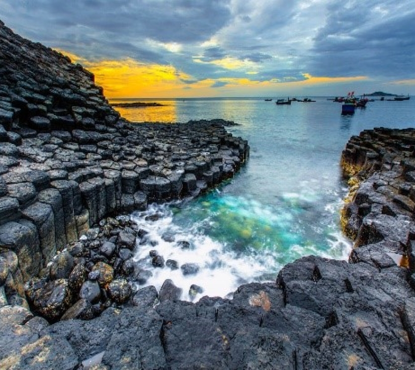 Tour Xe Lửa Phú Yên 3N3Đ – Khám Phá Cao Nguyên Vân Hòa, Gành Đá Dĩa, Tháp Nghinh Phong