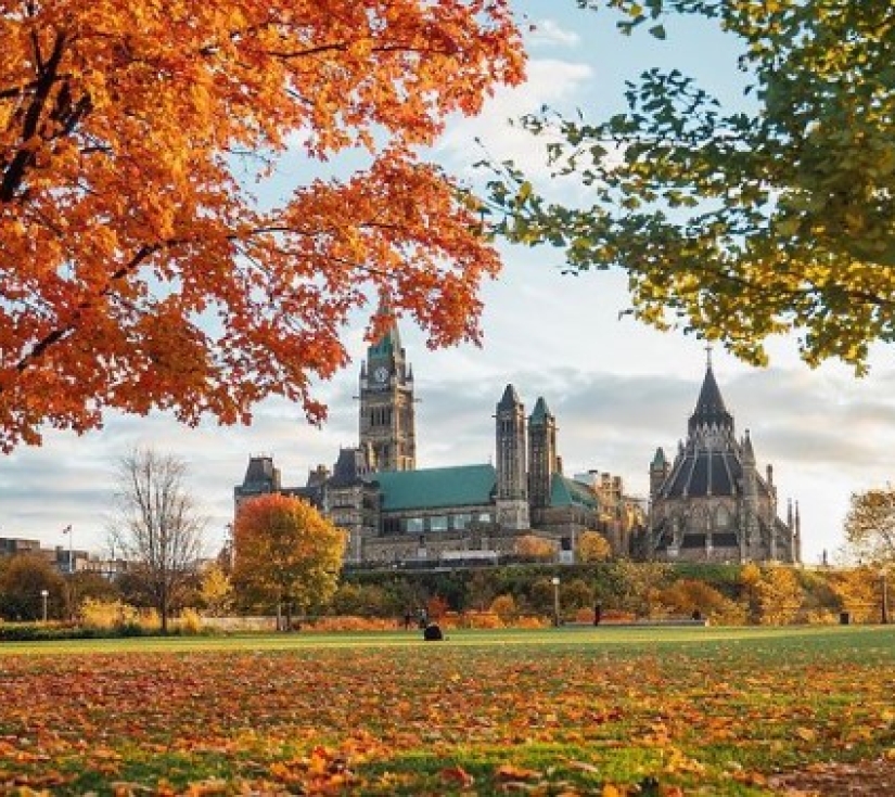 DU LỊCH ĐÔNG - TÂY CANADA   TORONTO – NIAGARA FALLS – THOUSAND ISLANDS  OTTAWA – VANCOUVER – VICTORIA 