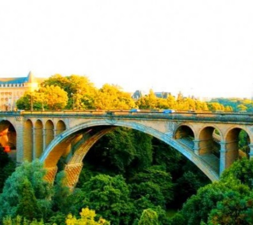 PARIS - LUXEMBOURG – FRANKFURT – COLOGNE  – BRUSSELS -ZAANSE SCHANS-AMSTERDAM                                                                  