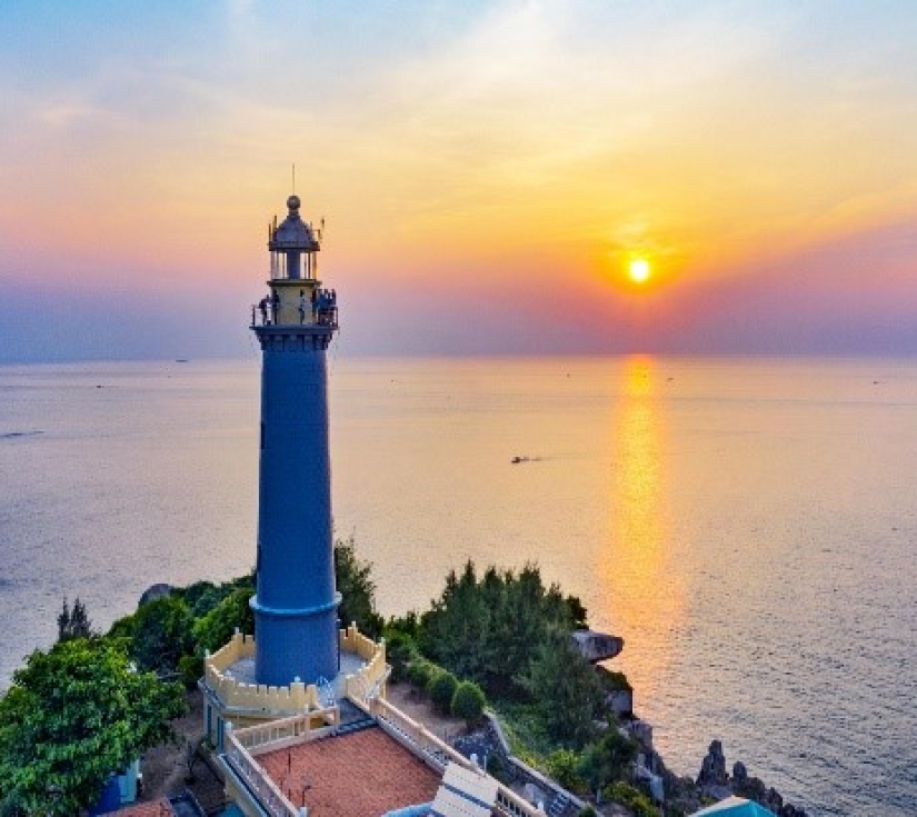 Tour Xe Lửa Phú Yên 3N3Đ – Khám Phá Cao Nguyên Vân Hòa, Gành Đá Dĩa, Tháp Nghinh Phong