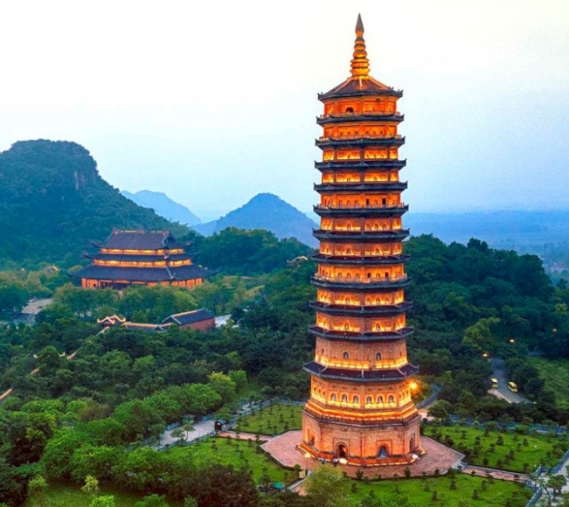 Tour Hành Hương Miền Bắc 2N1Đ – Khám Phá Tam Chúc, Bái Đính, Tràng An