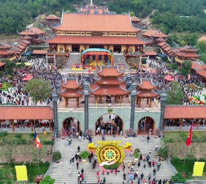 Tour Hành Hương Miền Bắc – Yên Tử 2 Ngày 1 Đêm | Về Vùng Đất Phật Linh Thiêng