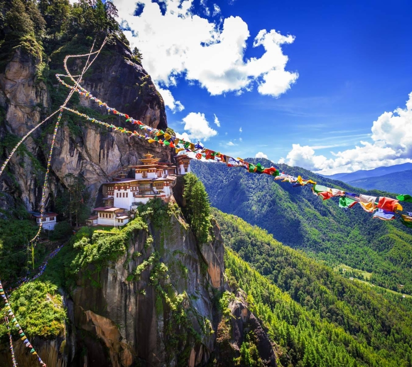 TOUR BHUTAN: PARO - THIMPHU - PUNAKHA 5N4Đ