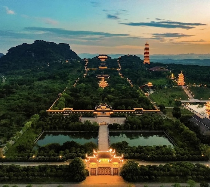 Tour Hành Hương Miền Bắc 2N1Đ – Khám Phá Tam Chúc, Bái Đính, Tràng An