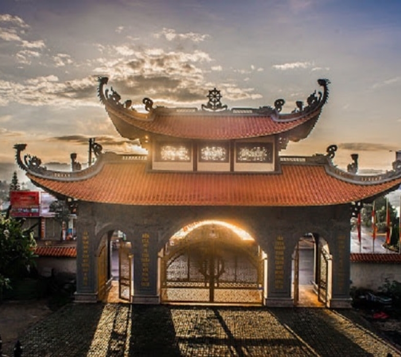 TÀ ĐÙNG (VỊNH HẠ LONG TÂY NGUYÊN)