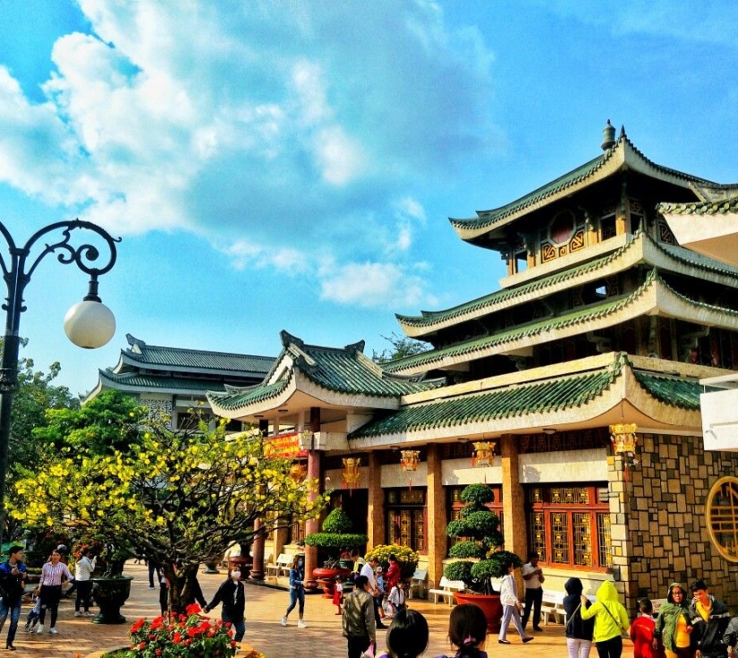  TOUR MIỀN TÂY 1 NGÀY: Miếu Bà Chúa Xứ – Rừng Tràm Trà Sư – Chợ Tịnh Biên