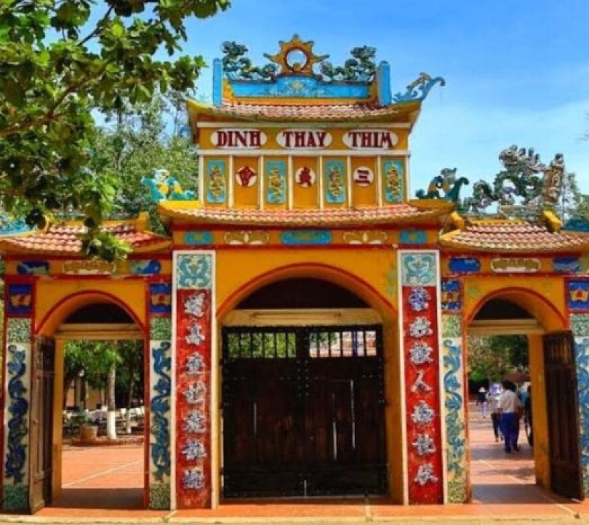 HÀM TÂN – MŨI KÊ GÀ – DINH THẦY THÍM