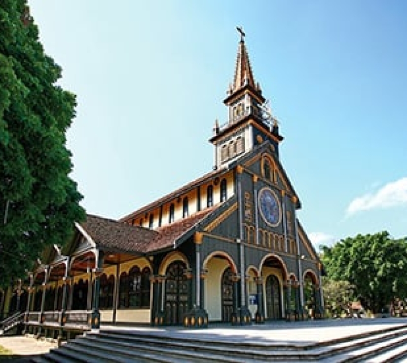Tour Hành Hương Đức Mẹ Măng Đen – Nhà Thờ Gỗ Kon Tum | 3N3Đ