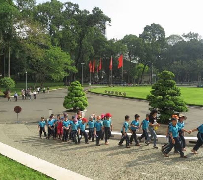 DINH ĐỘC LẬP - ĐẦM SEN NƯỚC