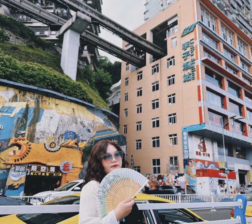 THÀNH PHỐ NÚI KỲ ẢO: TRÙNG KHÁNH - HỒNG NHAI ĐỘNG - KIM PHẬT SƠN - LẦU KUIXING (4 NGÀY 3 ĐÊM)