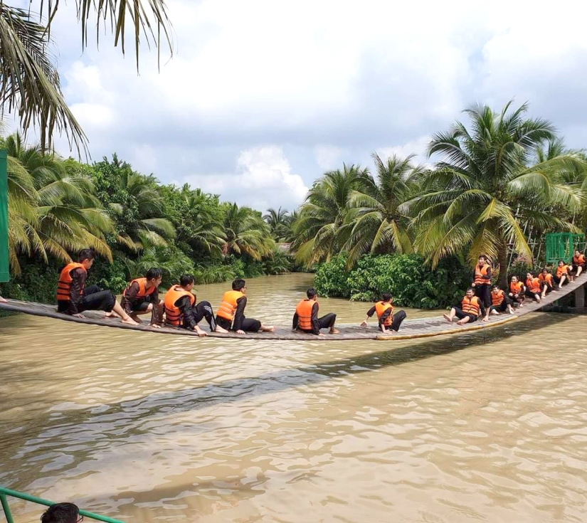 NGUYỄN THỊ ĐỊNH – KHU DU LỊCH LAN VƯƠNG