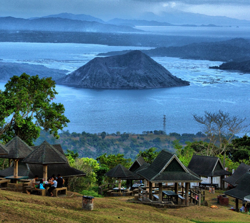 PHILIPPINES:  MANILA - TAGAYTAY - VILLA ESCUDERO (5N4Đ)