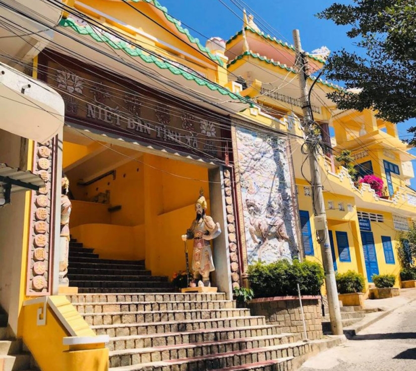TOUR HÀNH HƯƠNG 10 CHÙA – BẢO LỘC