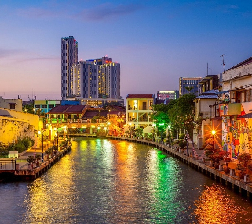 SINGAPORE – JOHOR BAHRU – MALACCA – KUALA LUMPUR – GENTING (4 Ngày 3 Đêm )