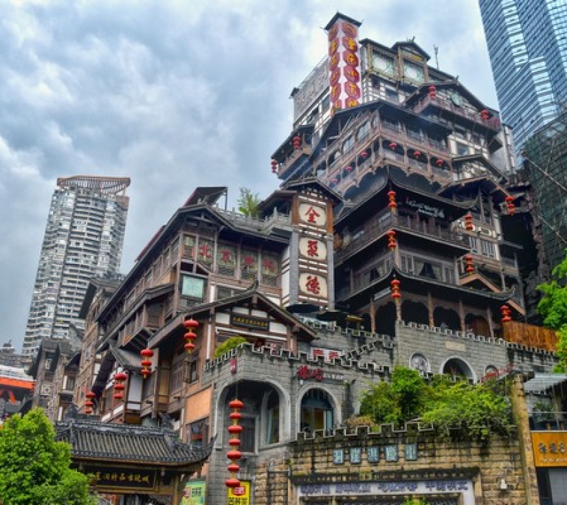 THÀNH PHỐ NÚI KỲ ẢO: TRÙNG KHÁNH - HỒNG NHAI ĐỘNG - KIM PHẬT SƠN - LẦU KUIXING (4 NGÀY 3 ĐÊM)