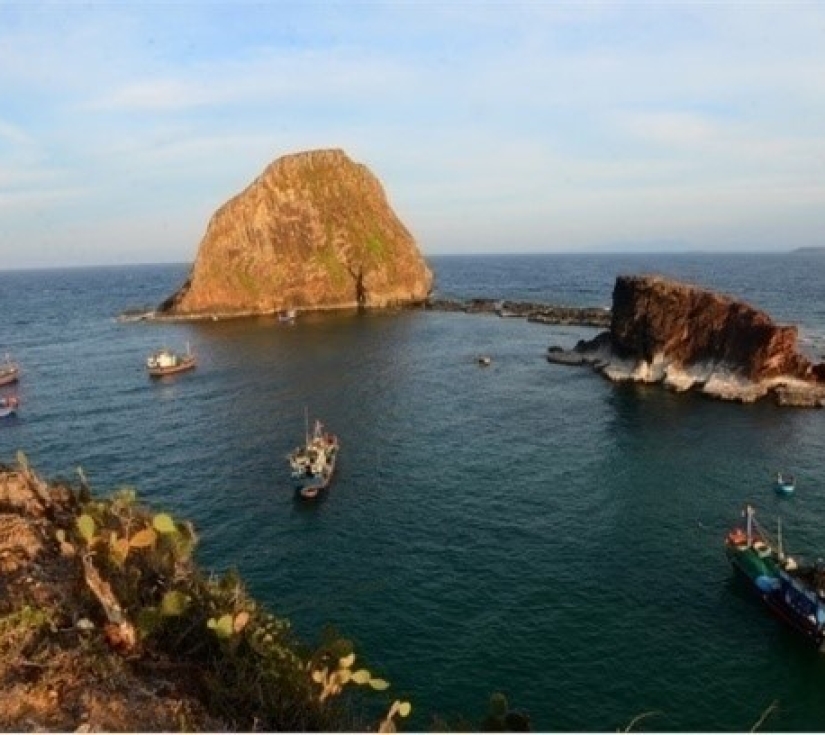 PHÚ YÊN – HOA VÀNG TRÊN CỎ XANH  - HÒN NƯA 