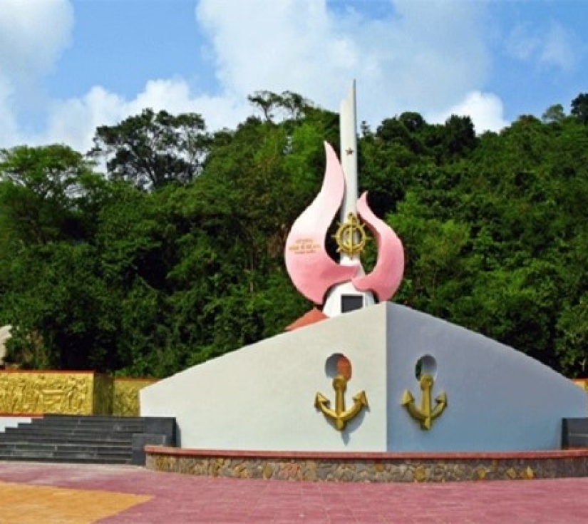 PHÚ YÊN – HOA VÀNG TRÊN CỎ XANH  - HÒN NƯA 