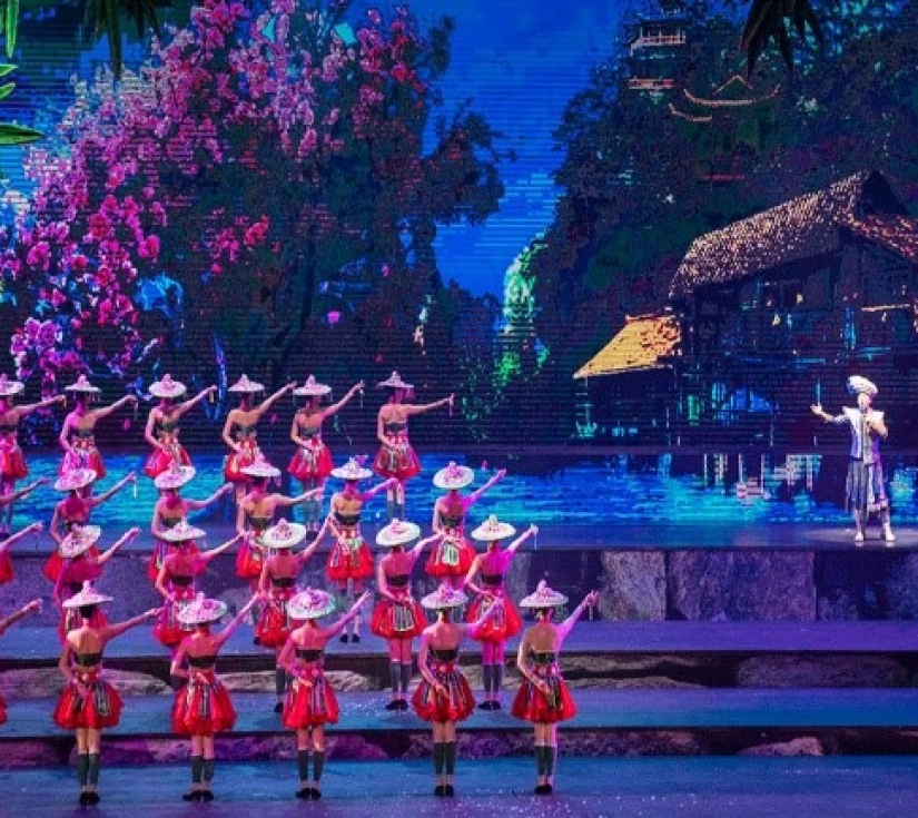 ÂN THI – TRƯƠNG GIA GIỚI – PHƯỢNG HOÀNG CỔ TRẤN