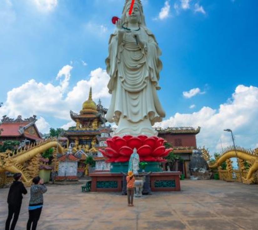 Tour Hành Hương 10 Chùa Bình Dương – Bình Phước Chỉ 595K | Khởi Hành Hàng Tuần