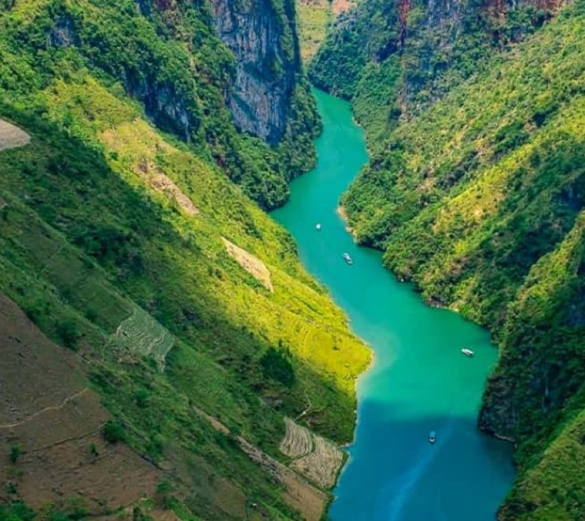 HÀ GIANG - CAO NGUYÊN ĐỒNG VĂN - ĐÈO MÃ PÌ PÈNG - CỘT CỜ LŨNG CÚ - BẢN LÔ LÔ CHẢI