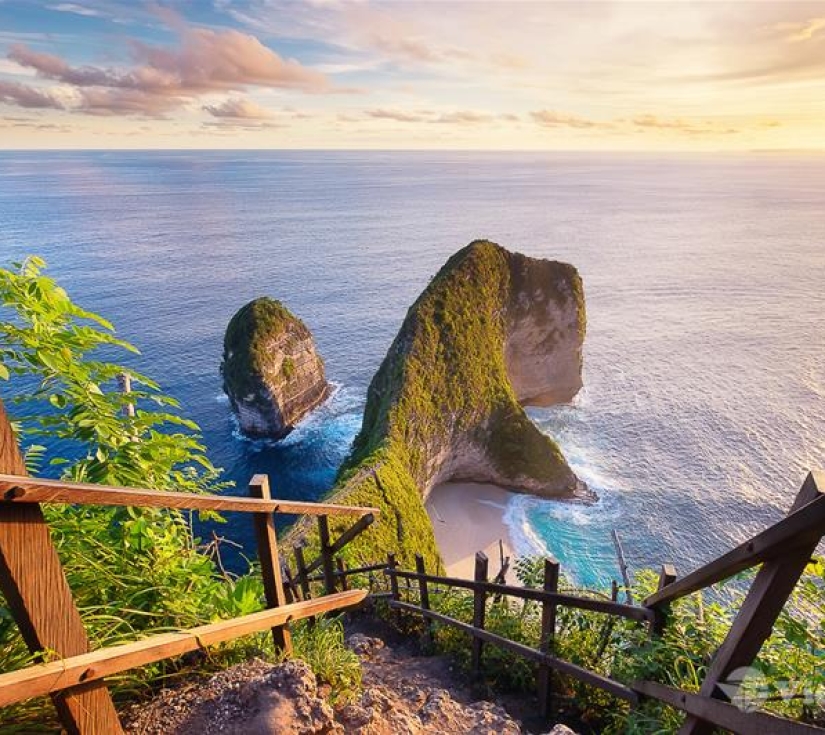 Indonesia: TANAH LOT - ĐỀN TAMPAK SIRING - DTUKAD - THÁC BLANGSINGA - BIỂN YASA MENGIAT ĐẢO RÙA - ULUWATU (4 Ngày 3 Đêm)