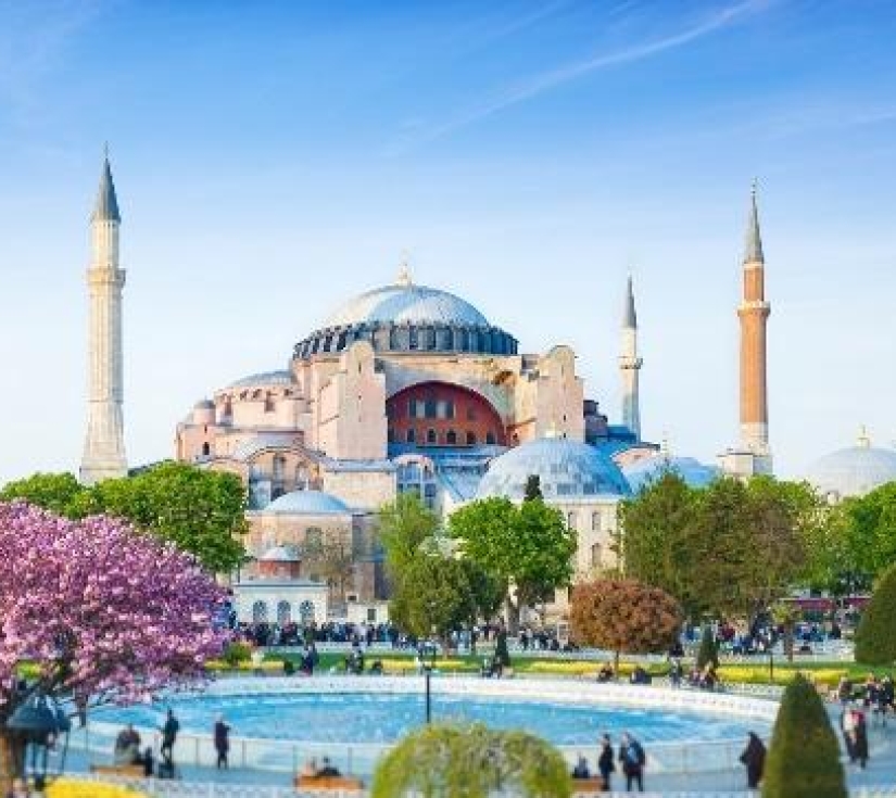 ISTANBUL – CANAKKALE - KUSADASI – CAPPADOCIA - ISTANBUL