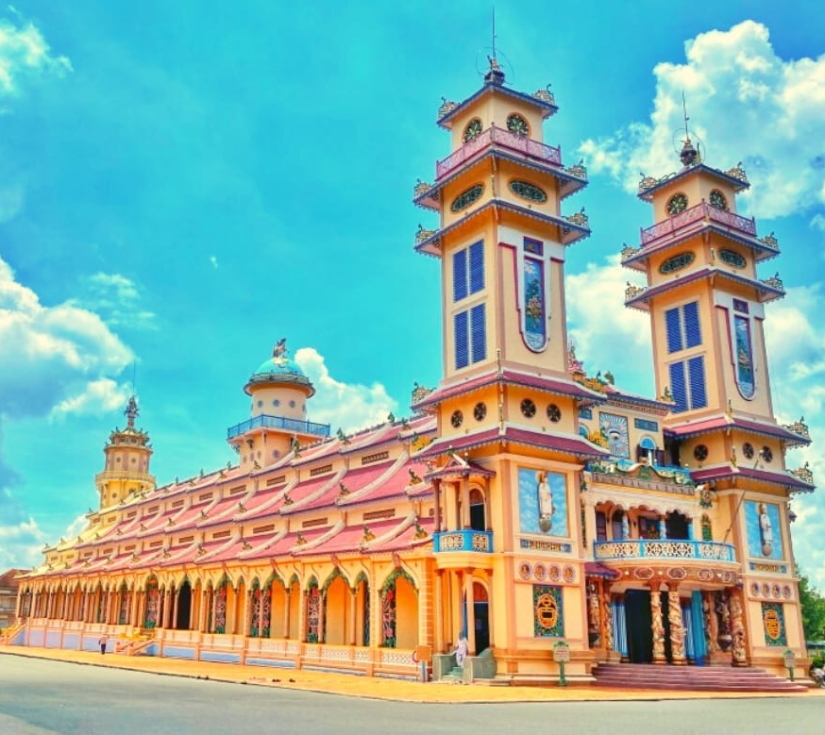 NÚI BÀ ĐEN – TÒA THÁNH TÂY NINH