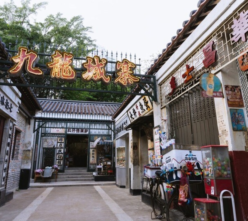 HONGKONG VỊNH NƯỚC CẠN - DISNEYLAND - TÂY CỬU LONG - CỬU LONG THÀNH TRAI (4 Ngày 3 Đêm)