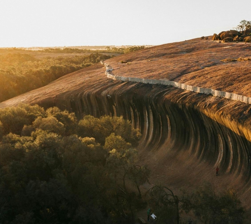 TÂY ÚC: PERTH – WAVE ROCK – SWAN VALLEY – PINNACLES SAFARI