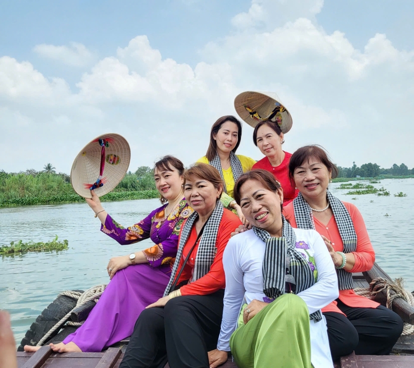 TRẢI NGHIỆM DỠ CHÀ BẮT CÁ - TÔM 